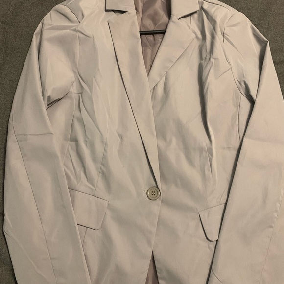 SOLD ✅ Grey Lightweight Jacket - NWOT - L - Picture 2 of 10